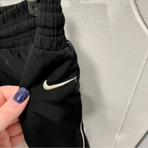 Nike Vintage Black Nylon Pants - Picture 3 of 12